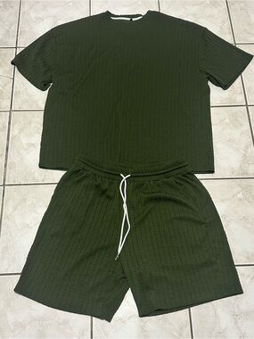Men’s Olive Green Textured Knit 2 Piece Short Set Size XXL Shorts Drawstring